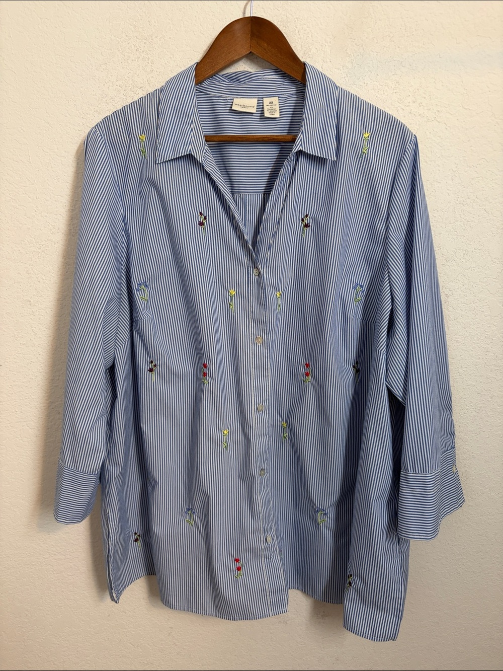 Westbound Woman 2X Blue White Stripe Embroidered Flower Button Down Shirt Garden - Picture 2 of 6